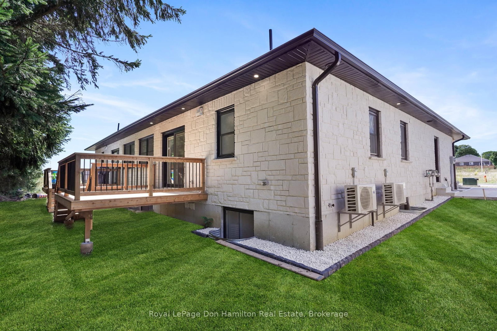 Listing Image 44