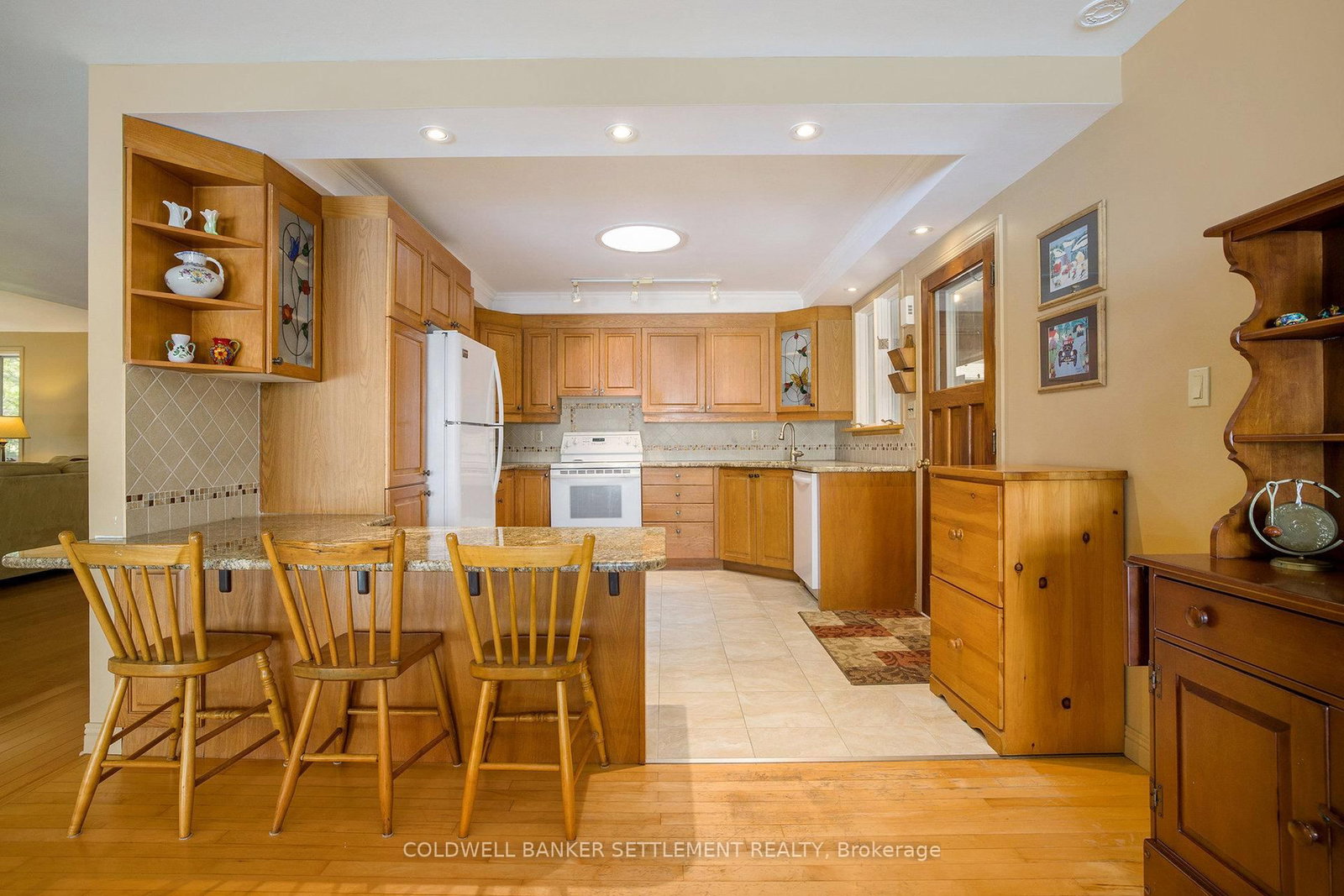 Listing Image 14