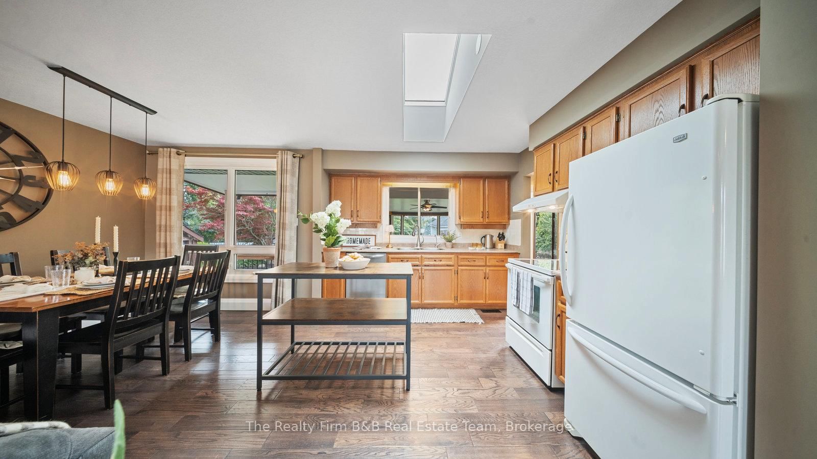 Listing Image 13