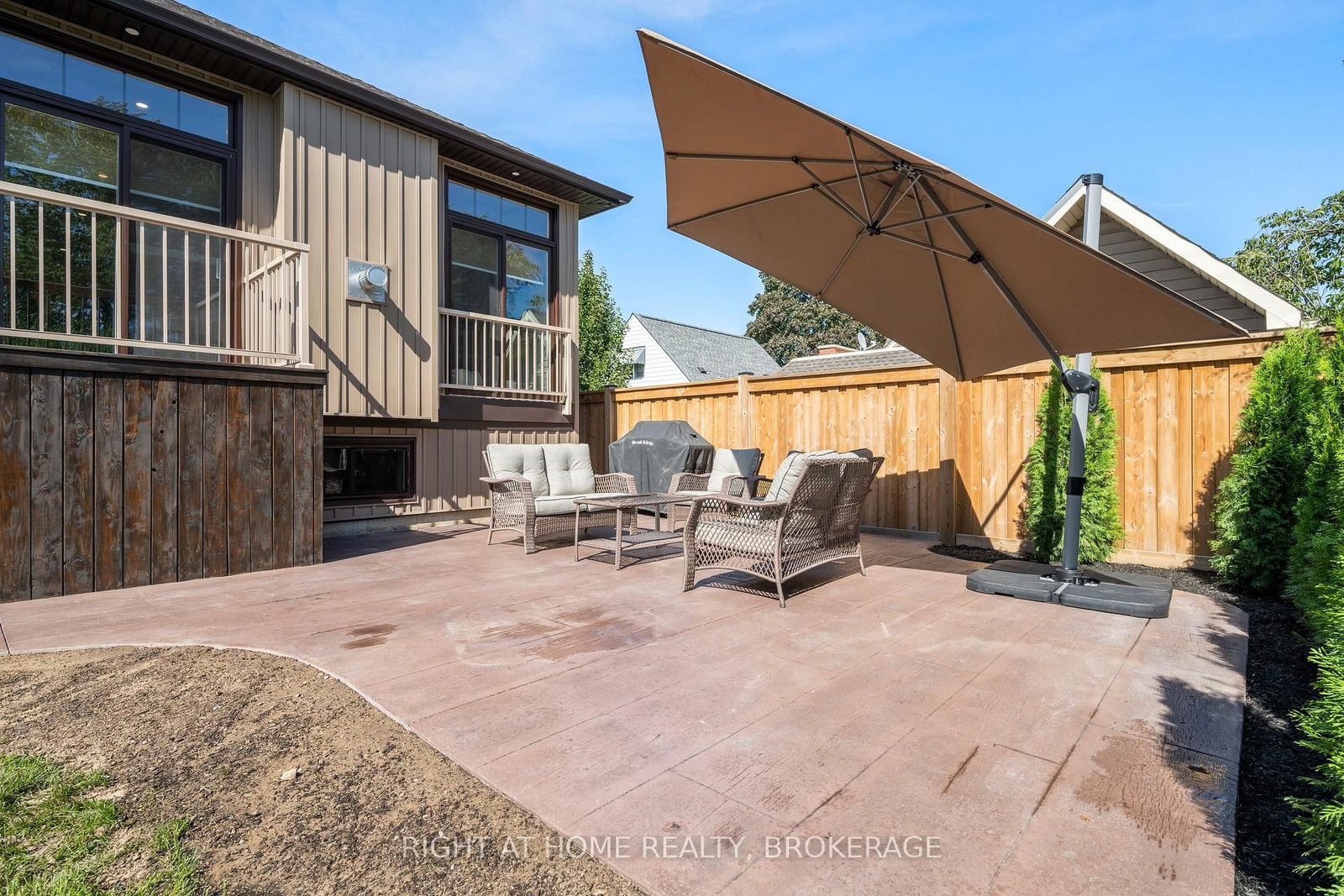 Listing Image 10