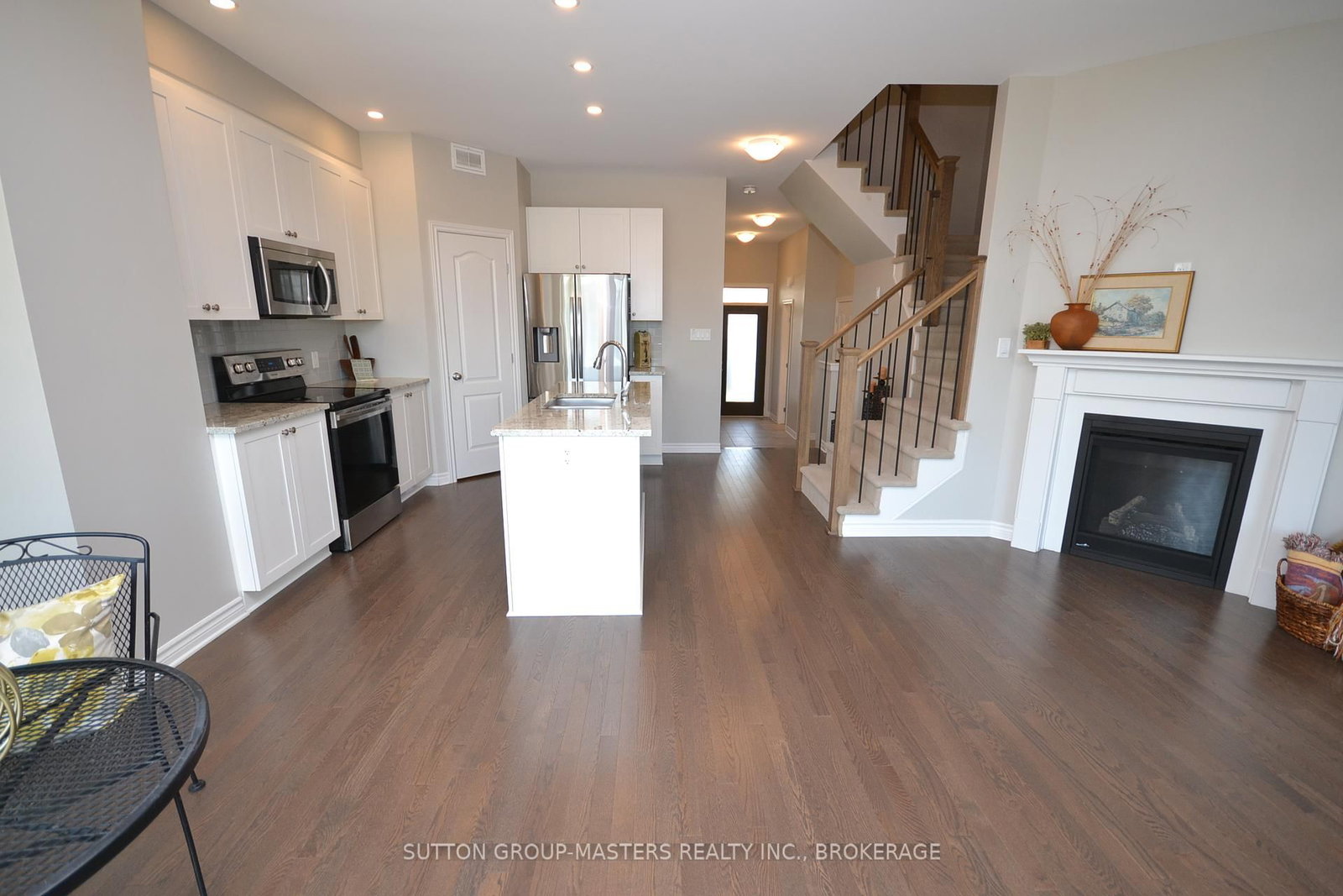 Listing Image 19