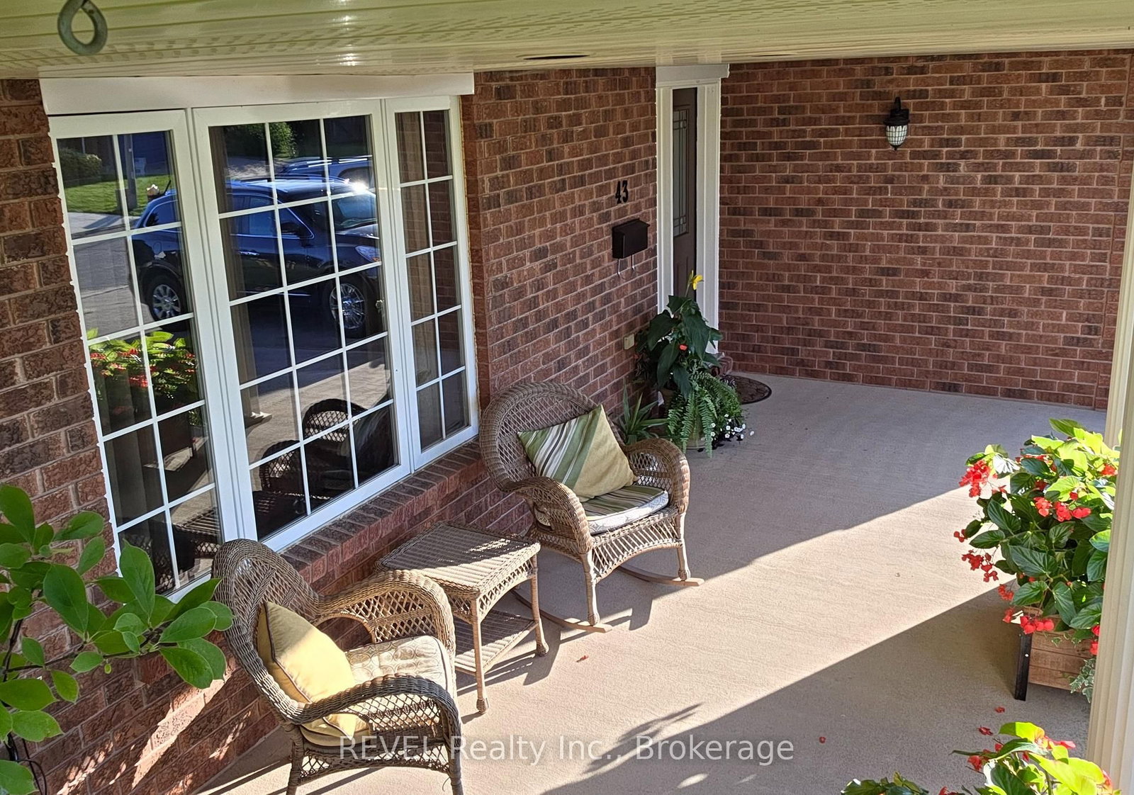 Listing Image 5