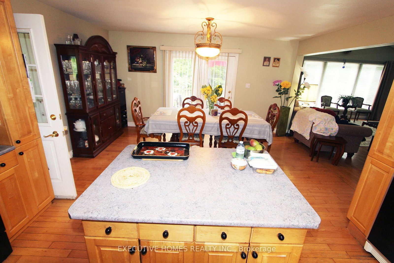Listing Image 18