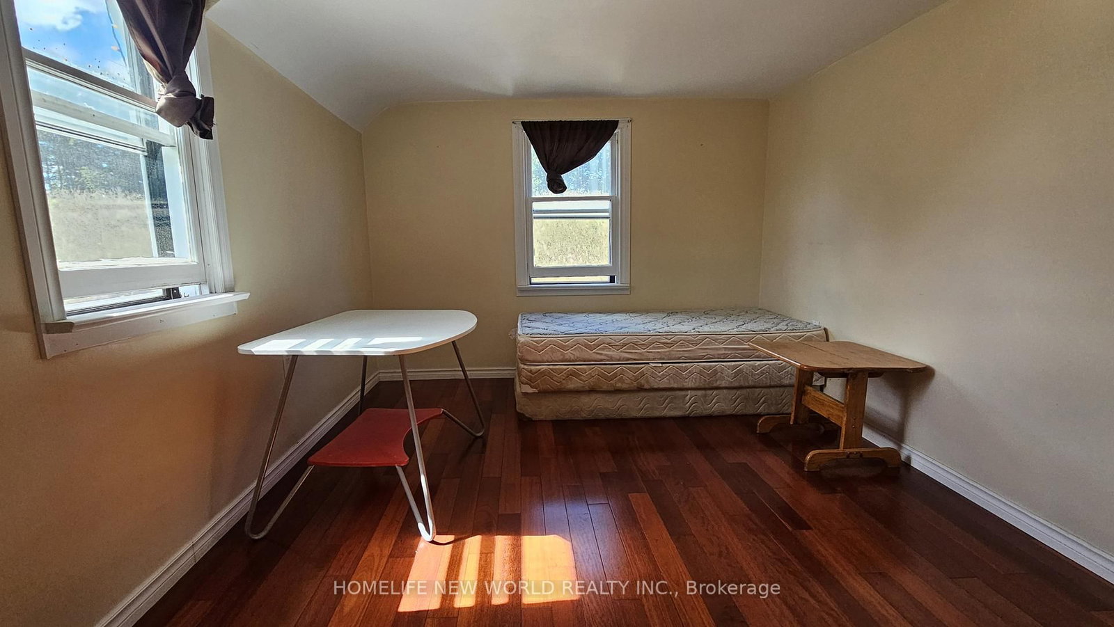 Listing Image 16