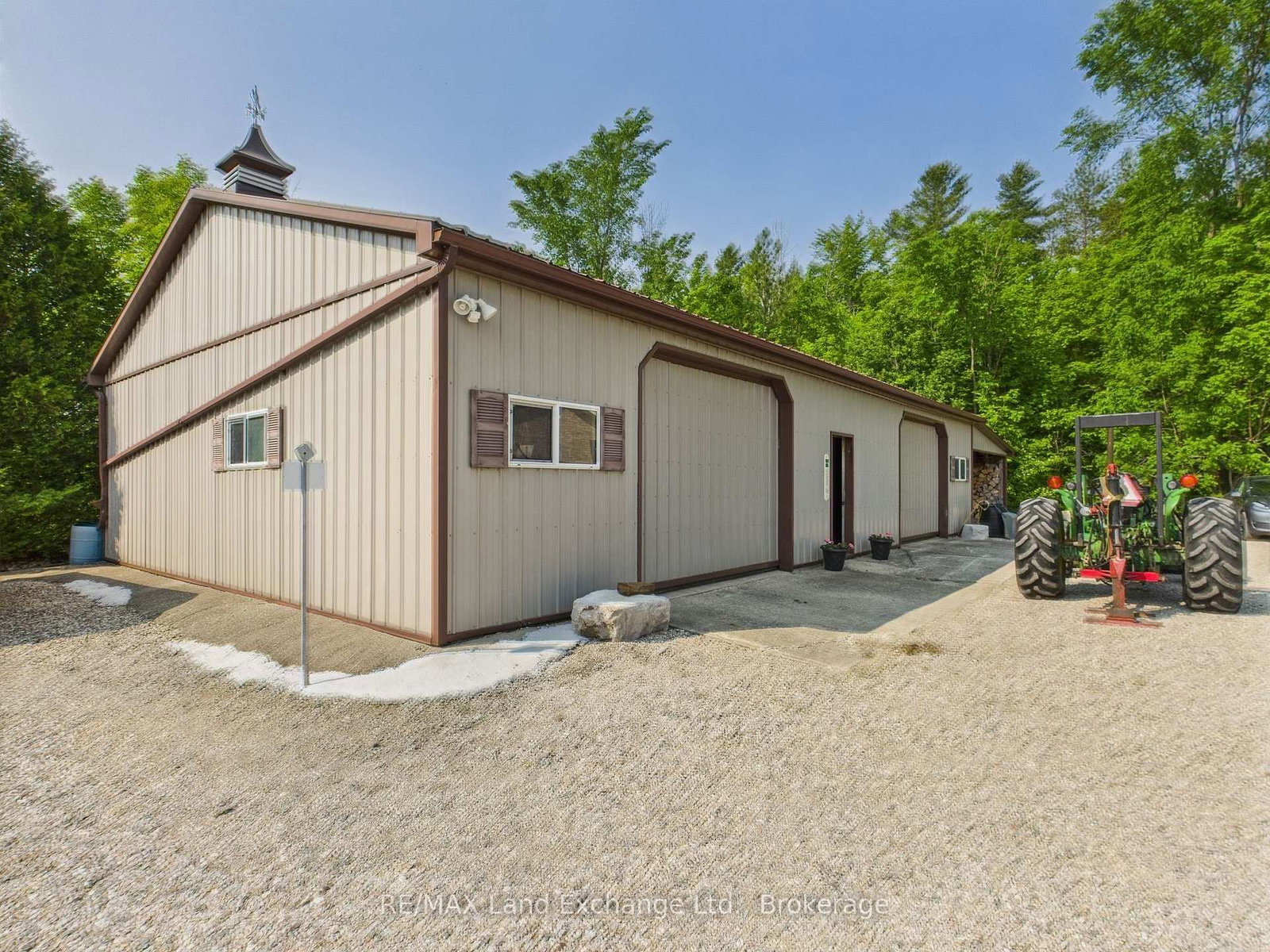 Listing Image 11