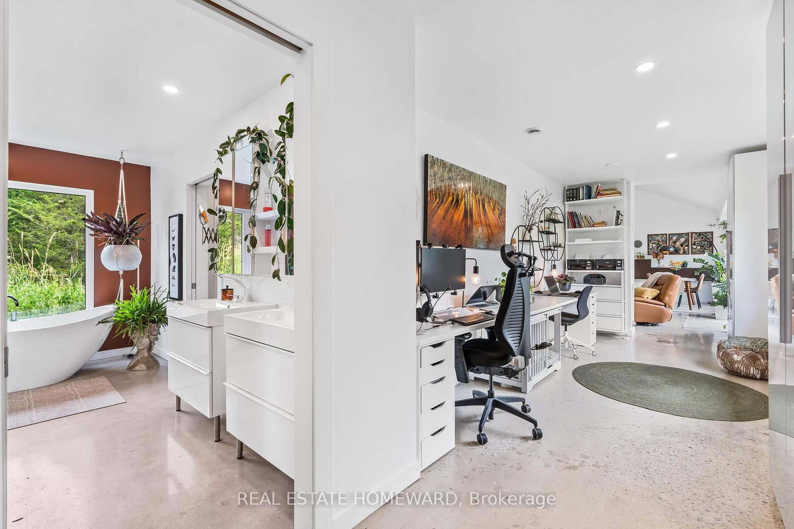 Listing Image 11