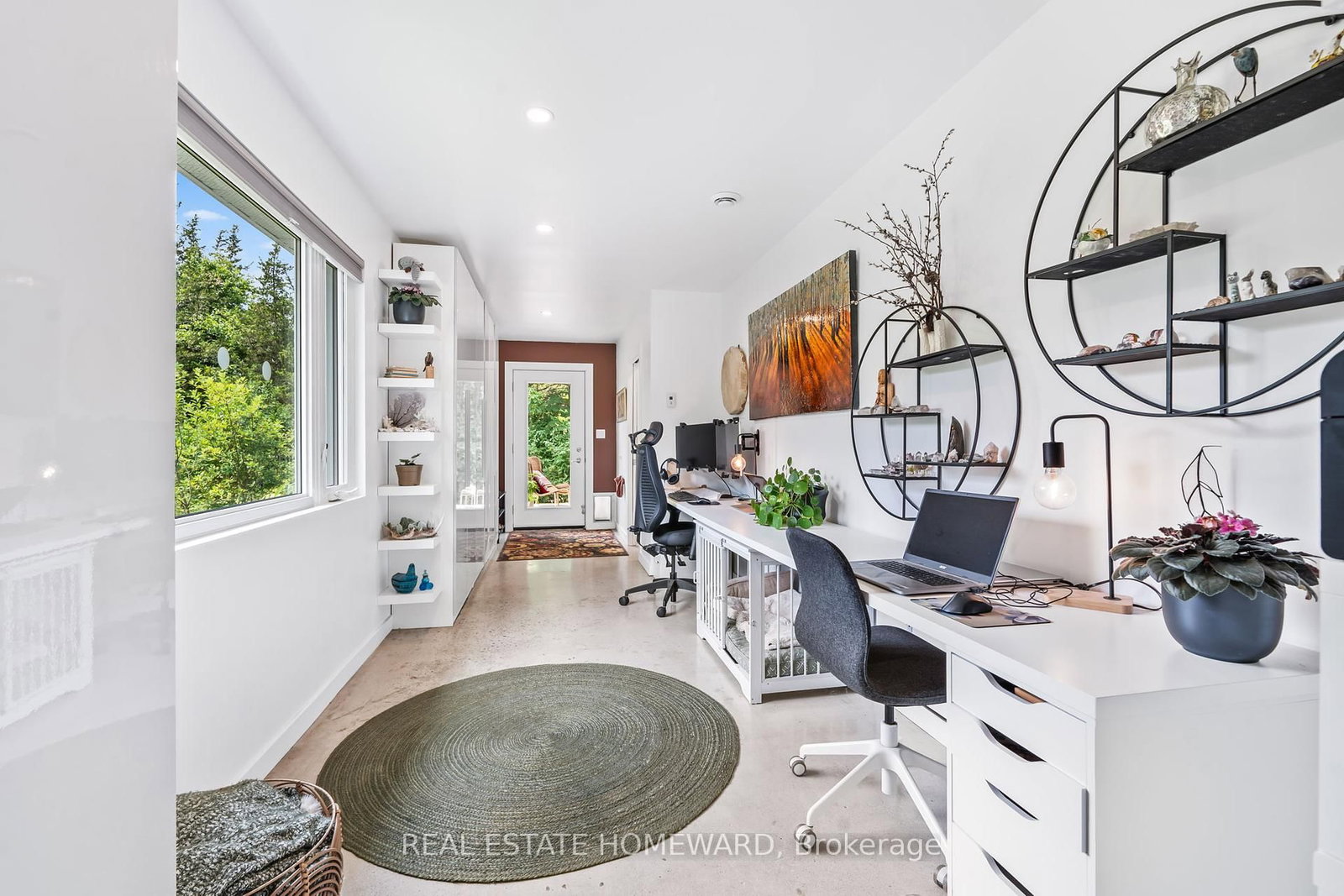 Listing Image 9