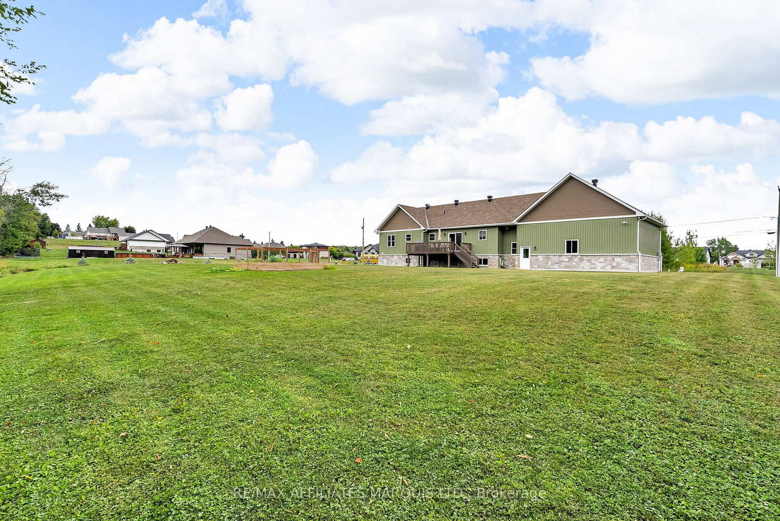 Listing Image 36