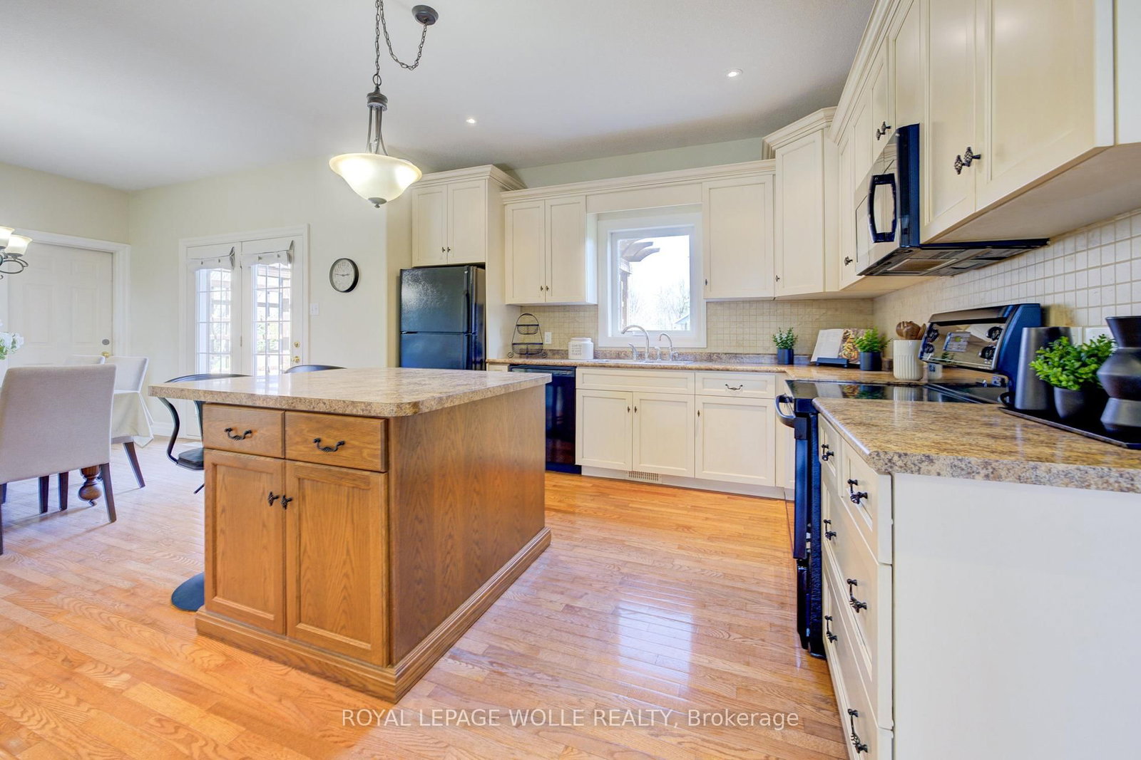 Listing Image 13