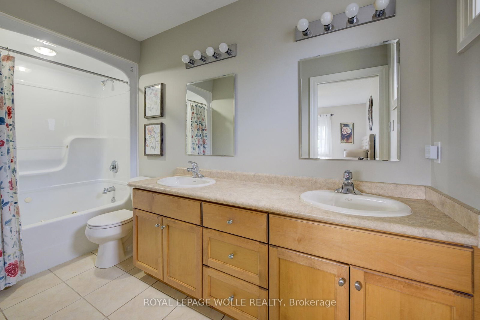 Detached House sold at 4095 Princess Street, Perth East, Ontario, N0K 1L0 - Millbank - MLS: X12373219