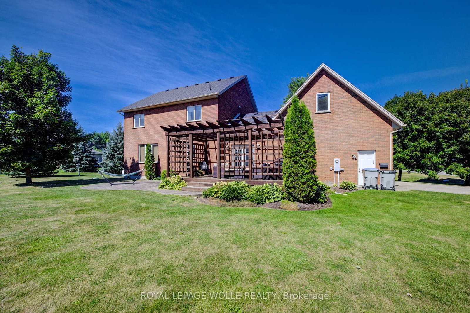 Detached House sold at 4095 Princess Street, Perth East, Ontario, N0K 1L0 - Millbank - MLS: X12373219