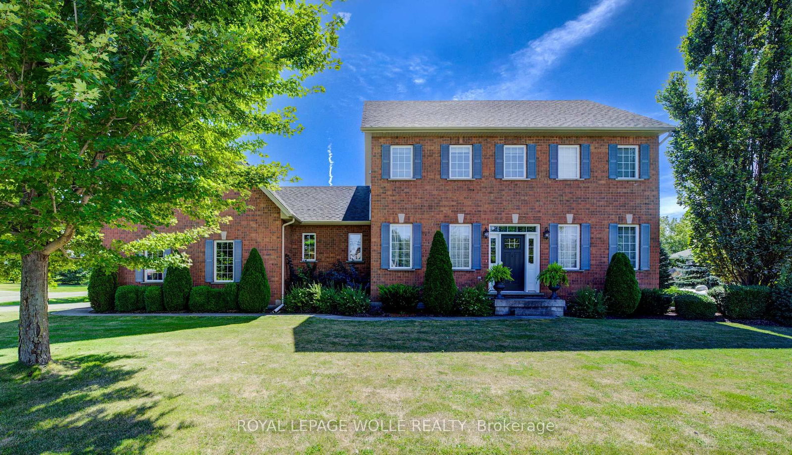 Detached House sold at 4095 Princess Street, Perth East, Ontario, N0K 1L0 - Millbank - MLS: X12373219