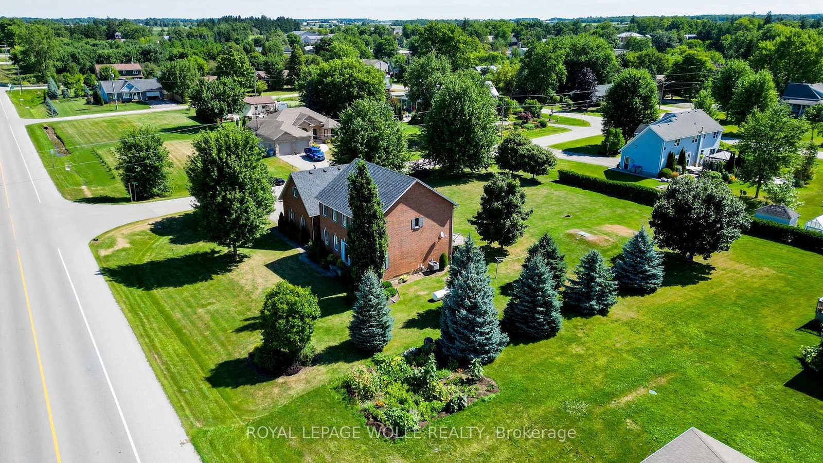 Detached House sold at 4095 Princess Street, Perth East, Ontario, N0K 1L0 - Millbank - MLS: X12373219