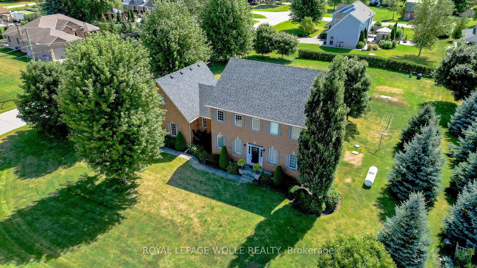 Detached House sold at 4095 Princess Street, Perth East, Ontario, N0K 1L0 - Millbank - MLS: X12373219