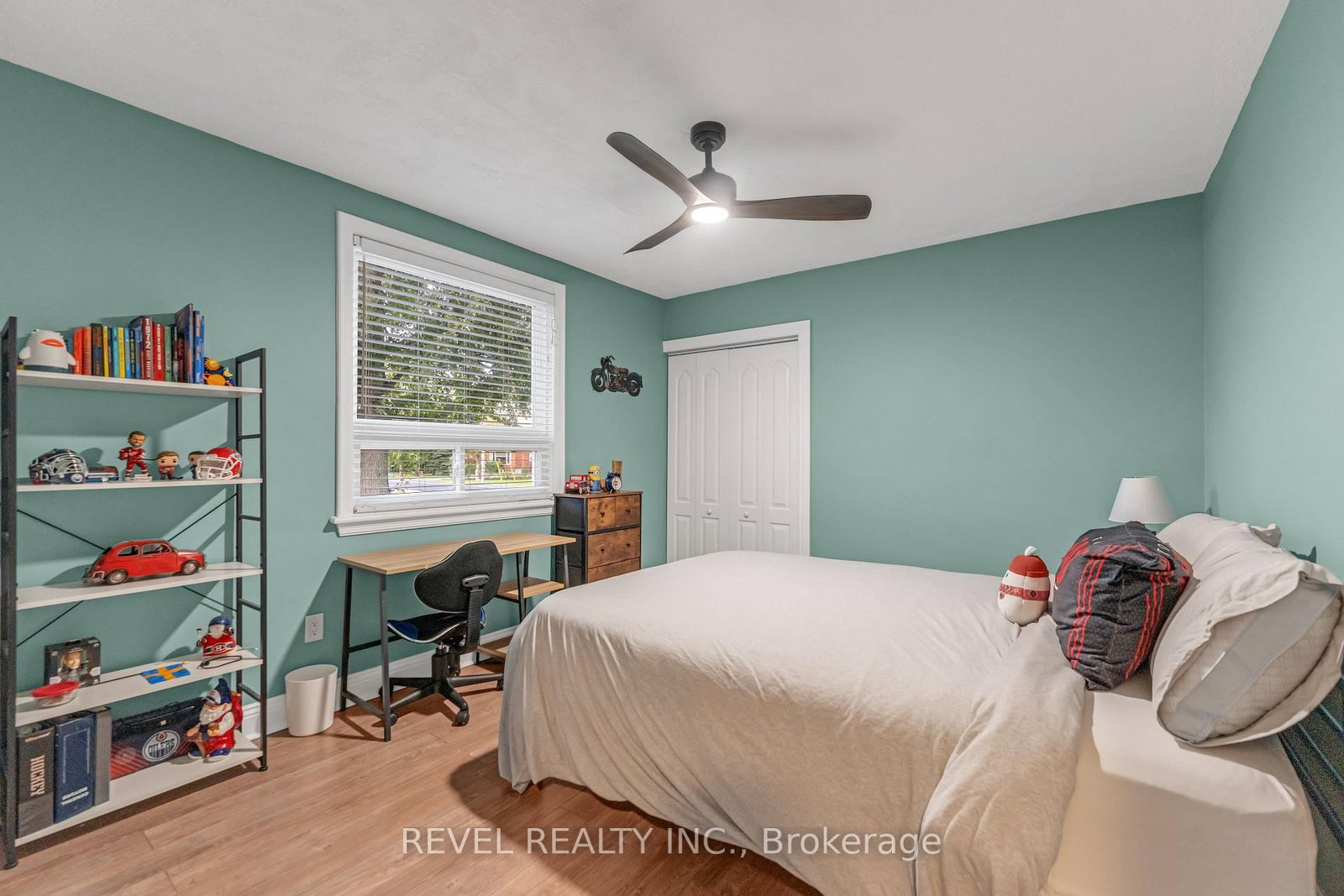 Listing Image 16