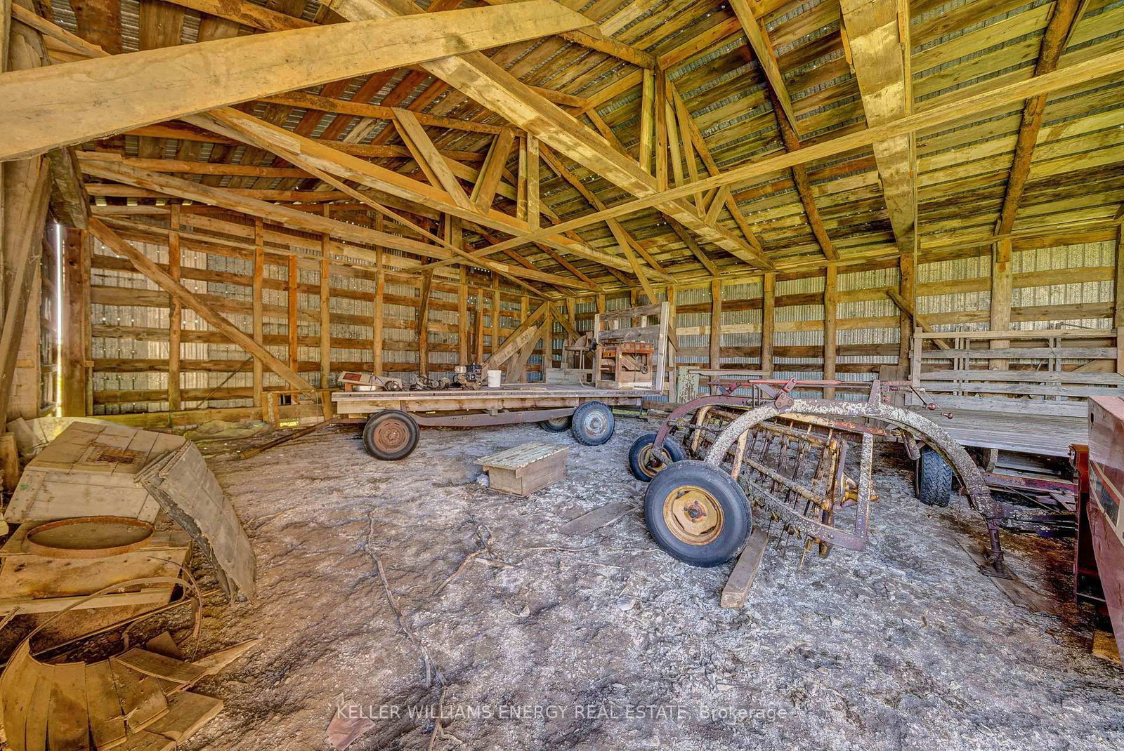 Listing Image 11