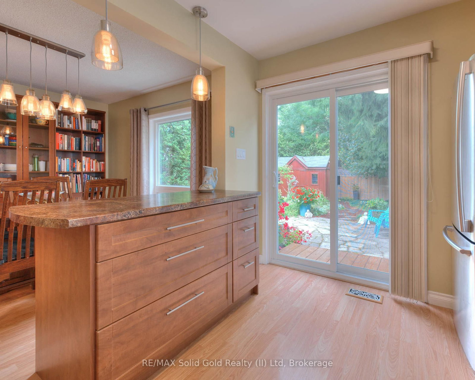 Listing Image 19