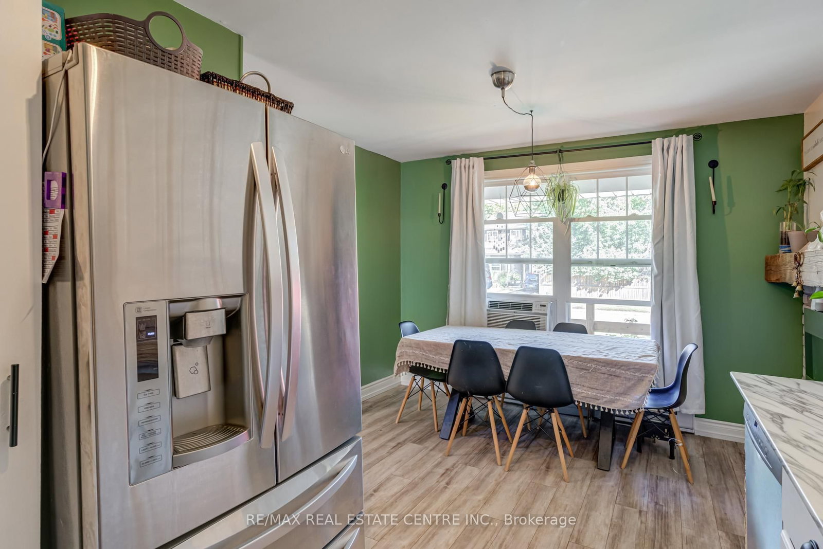 Listing Image 10