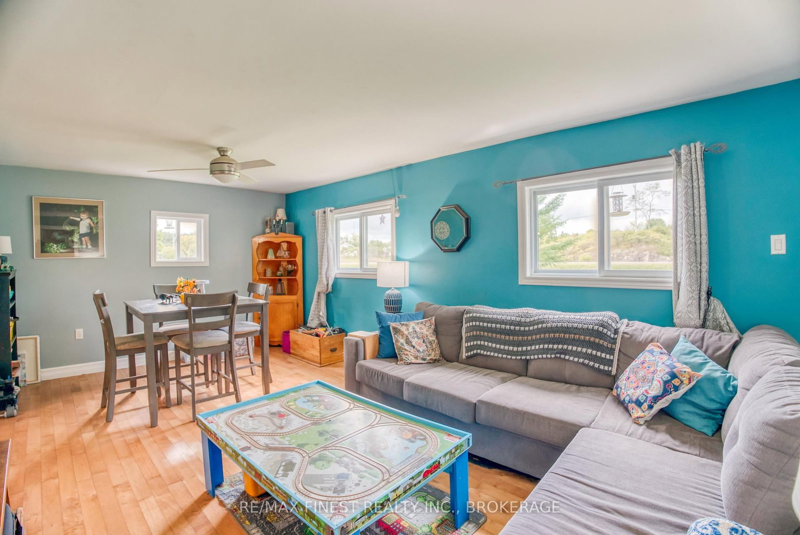 Listing Image 12