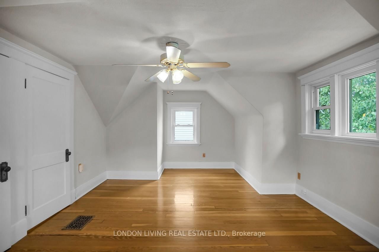 Listing Image 32