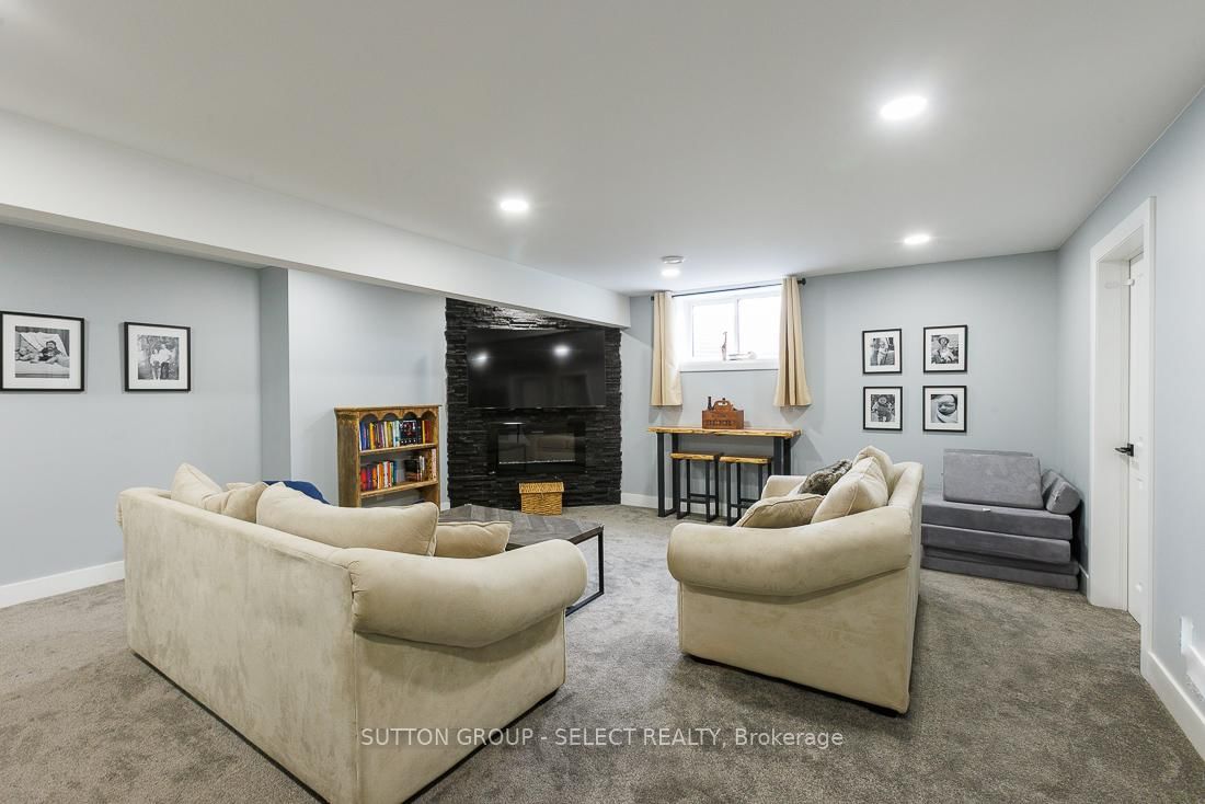 Detached House sold at 51200 CENTRE Street, Malahide, Ontario, N0L 2J0 - Springfield - MLS: X12373476