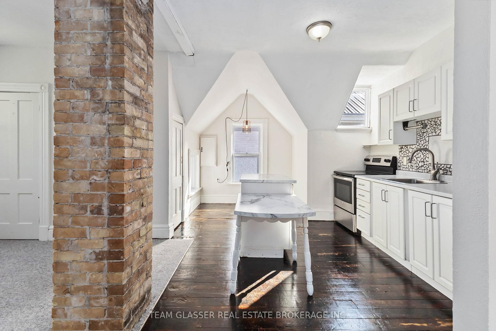 Listing Image 19