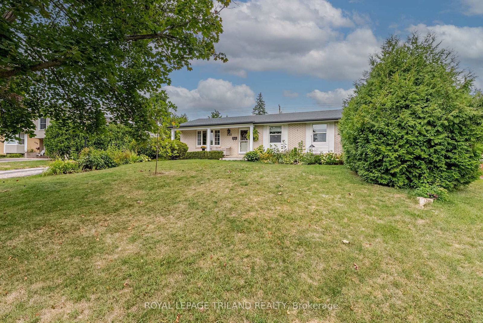 Listing Image 4