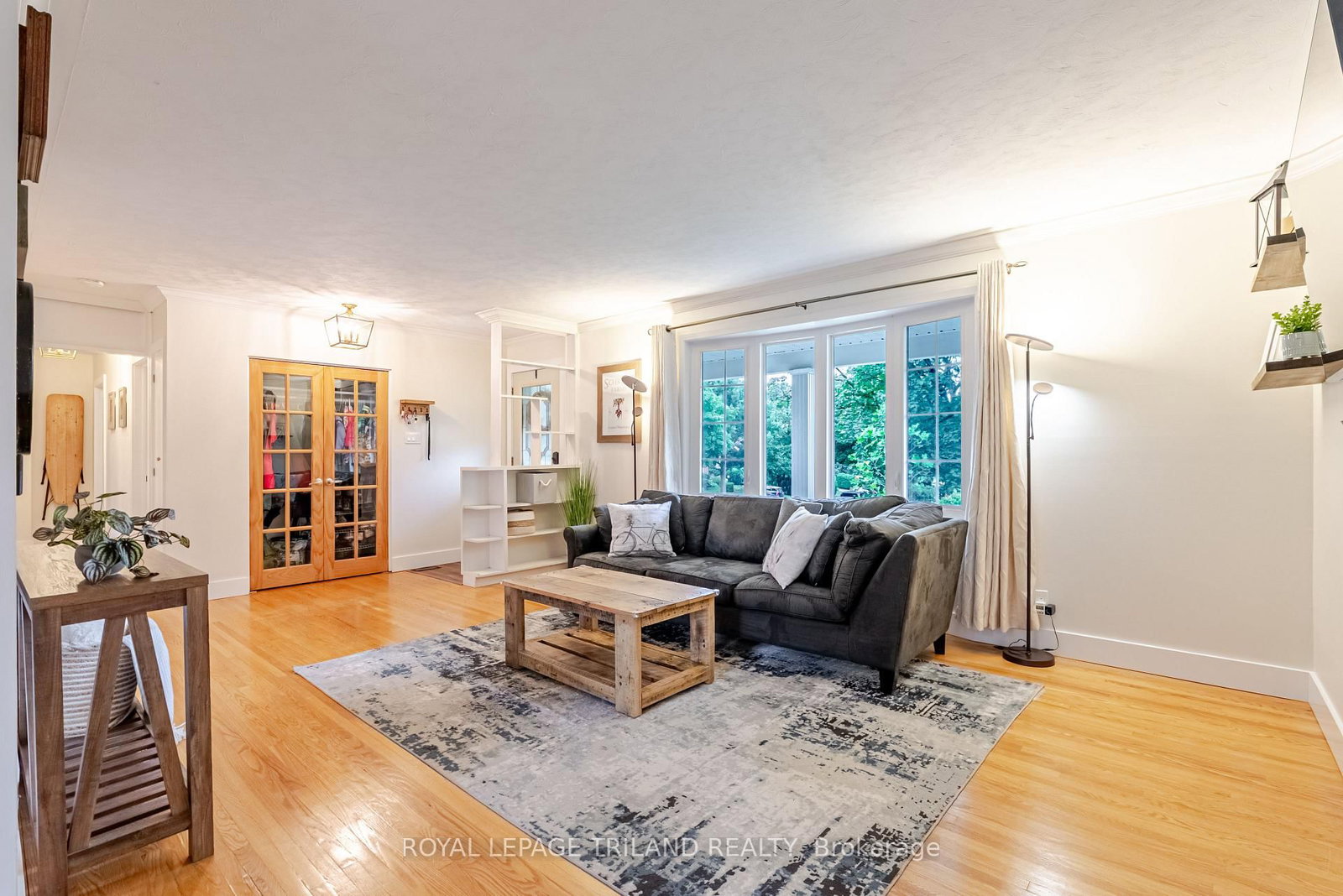 Listing Image 8