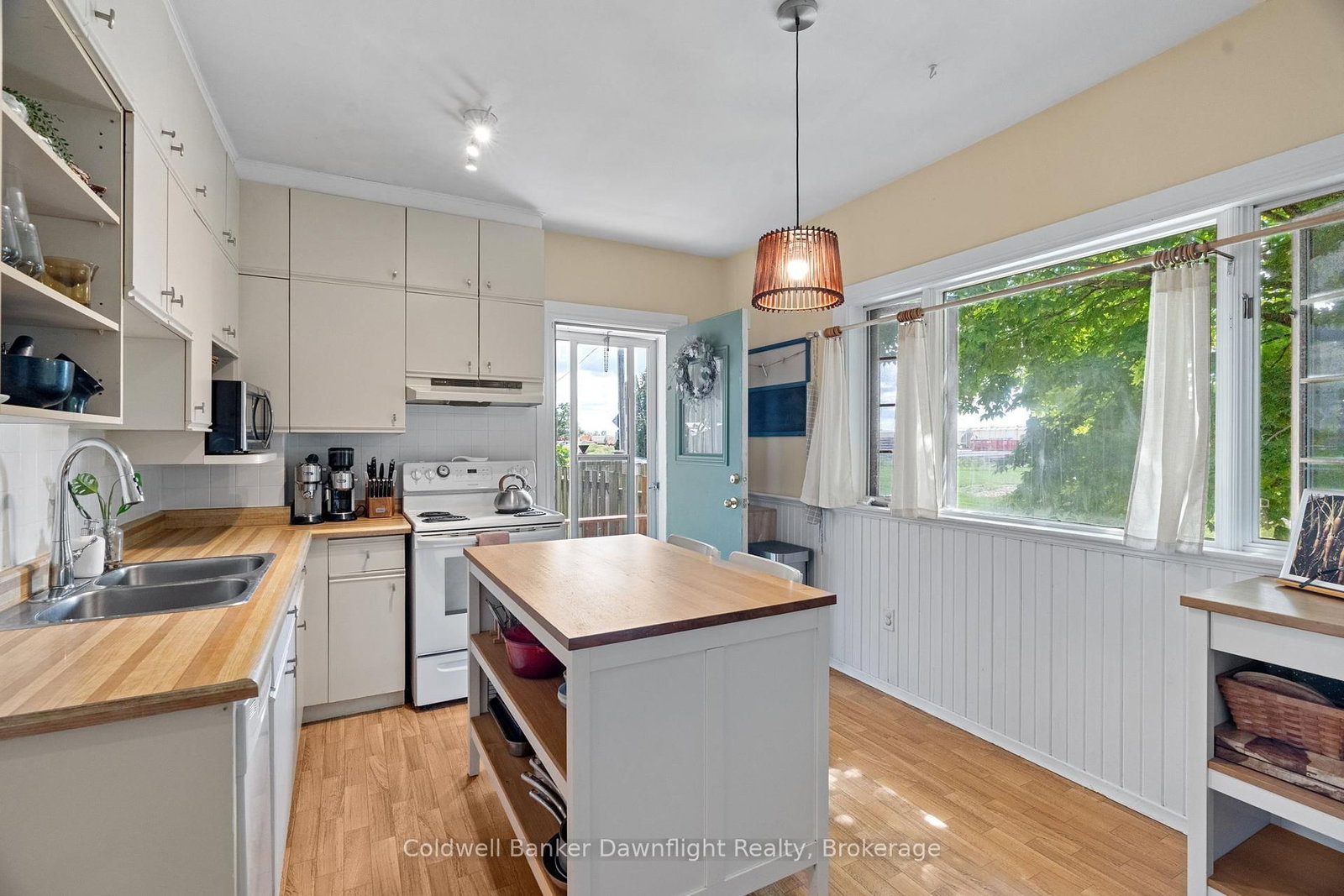 Listing Image 10