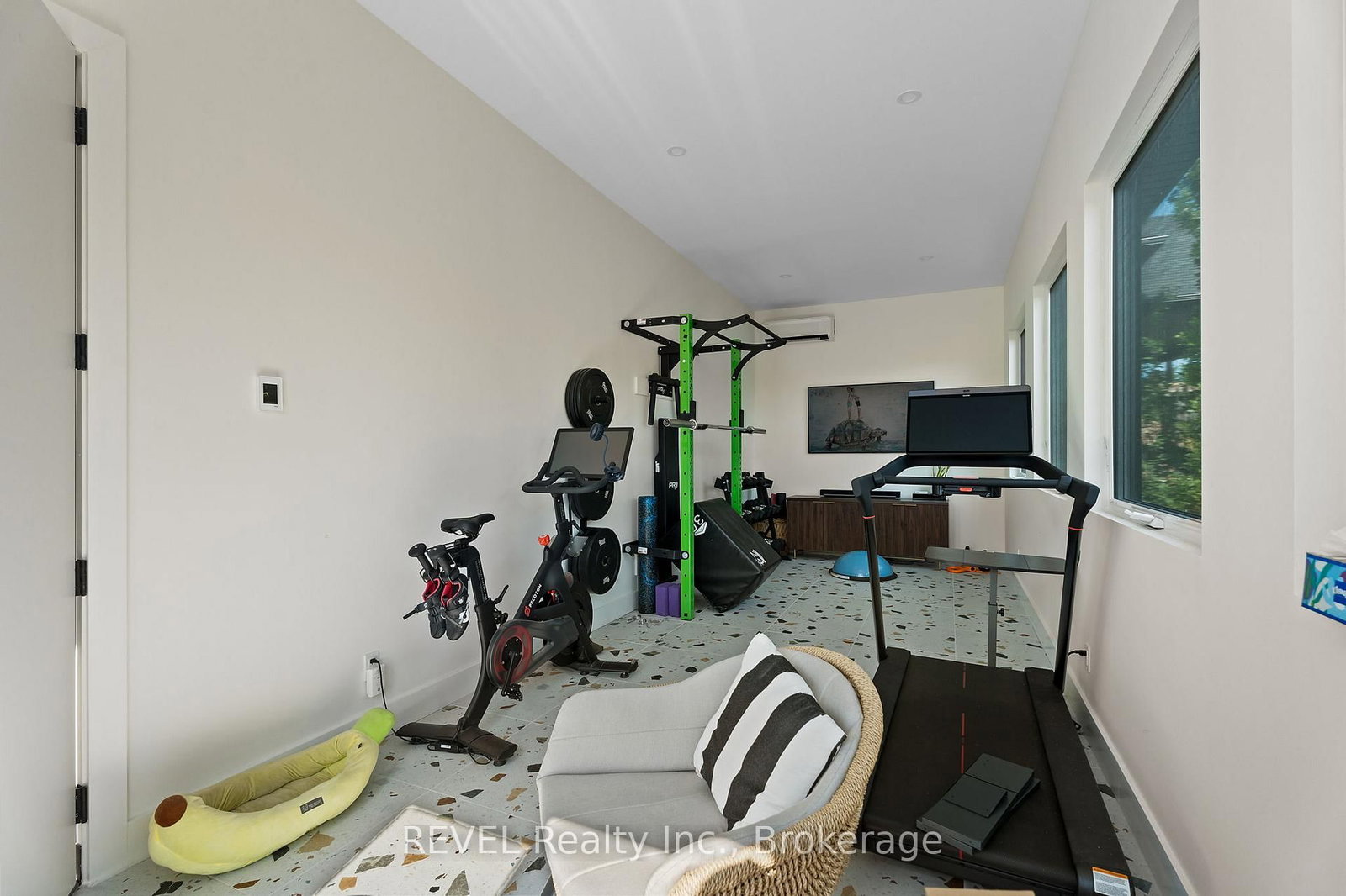 Listing Image 47
