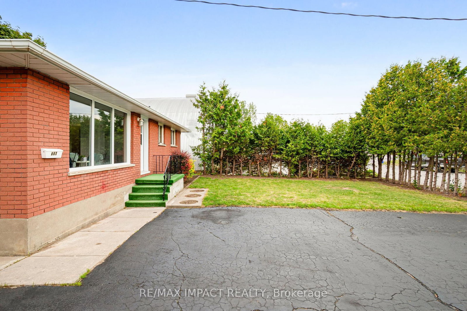Listing photo 3