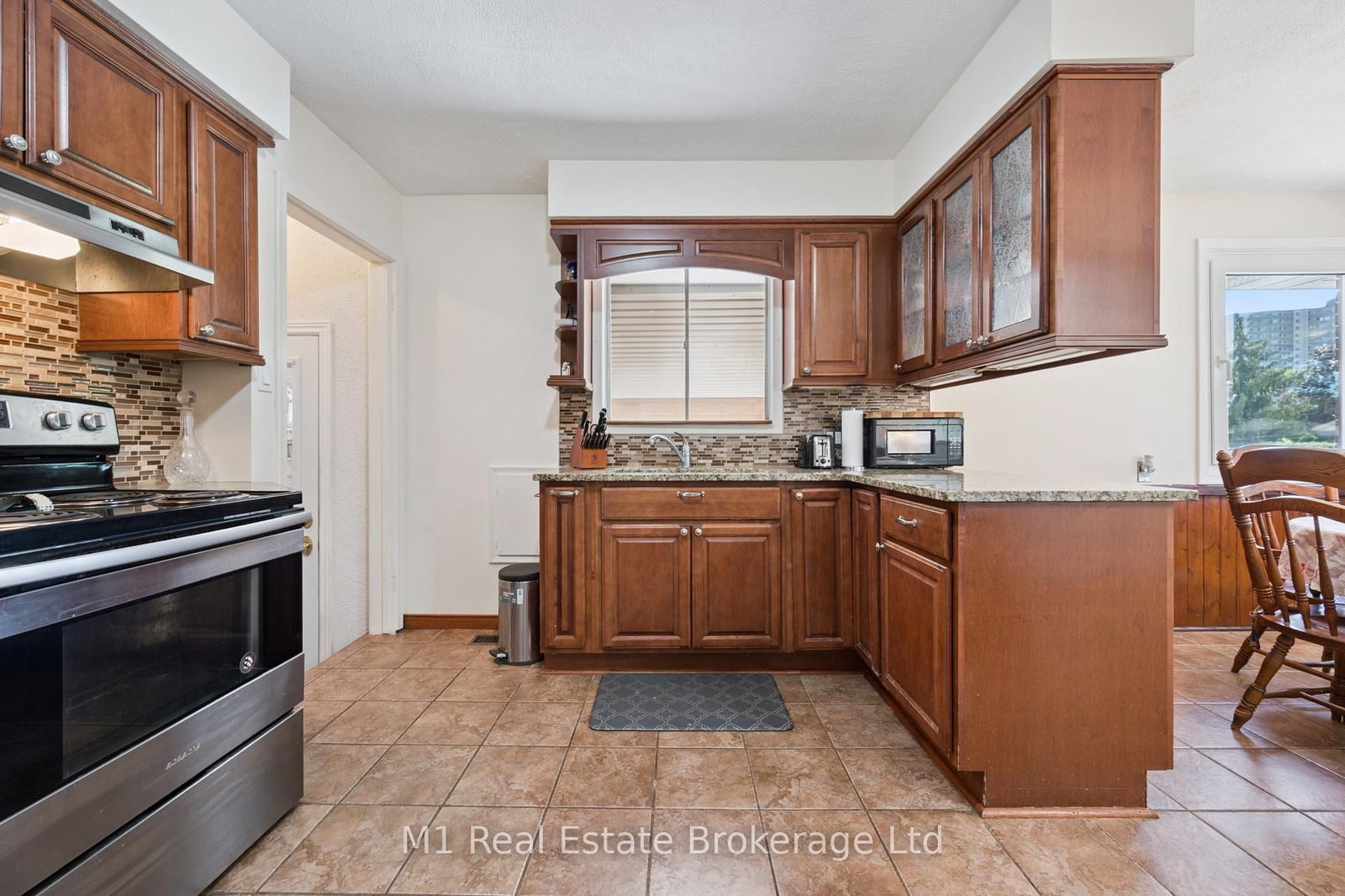 Listing Image 14
