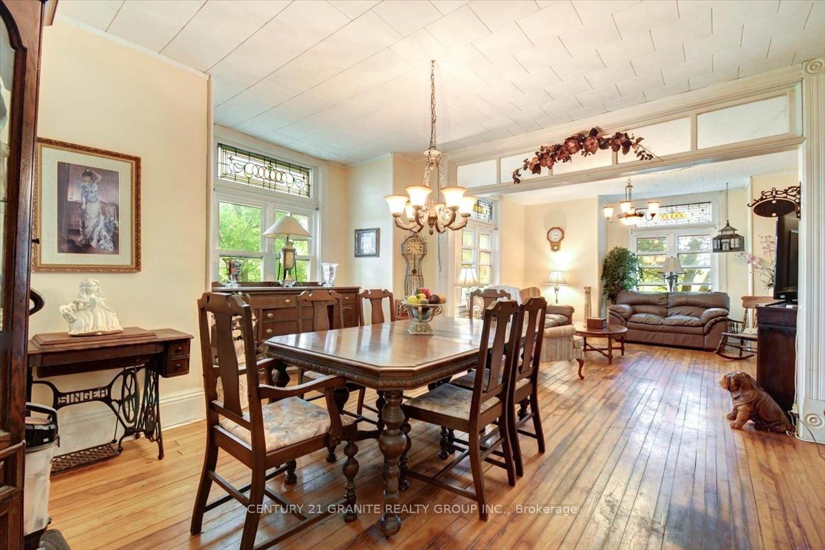 Listing Image 11