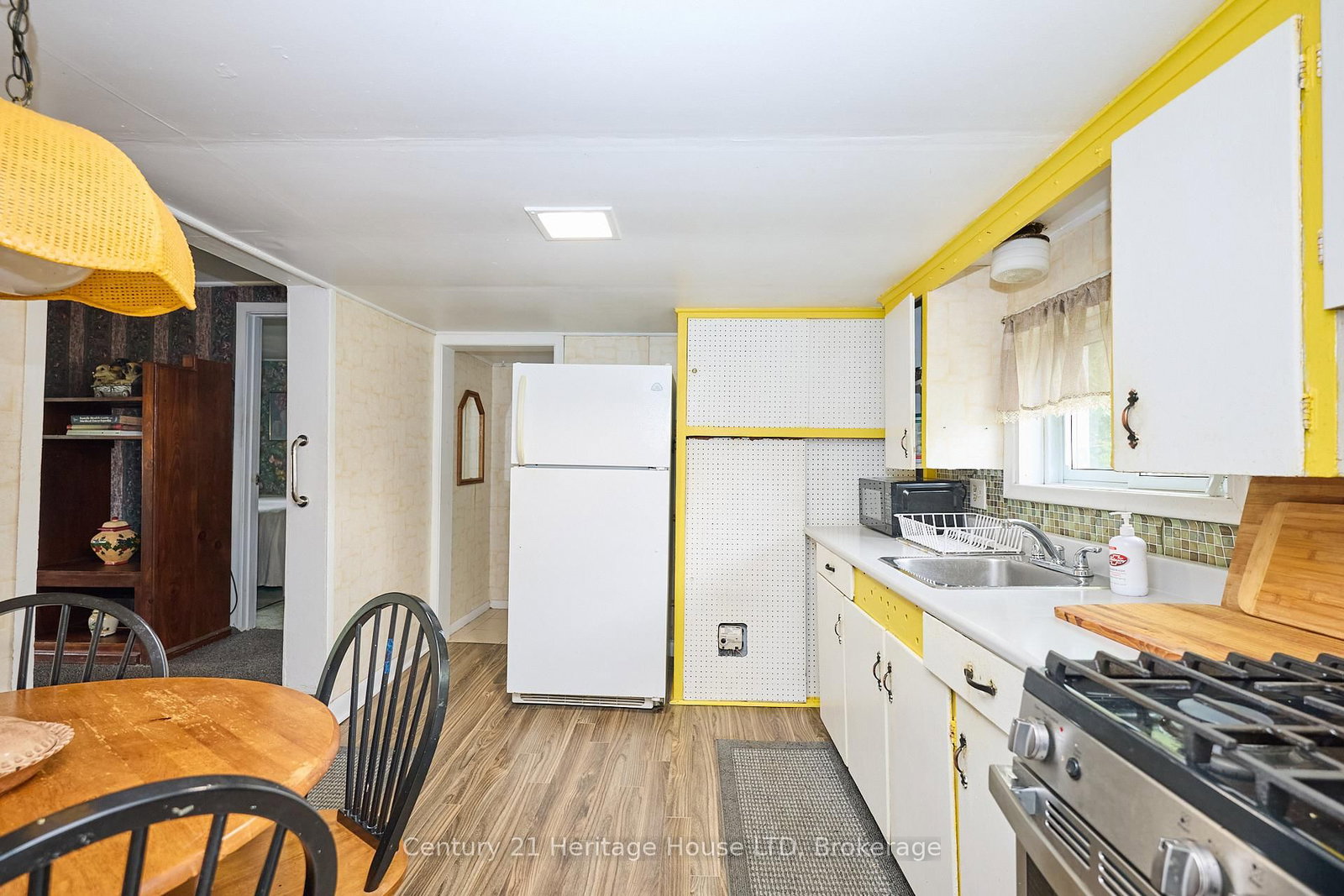 Listing Image 12
