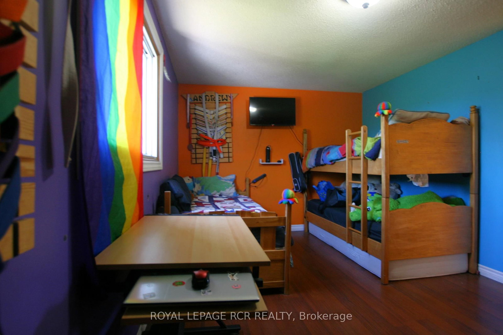 Listing Image 8