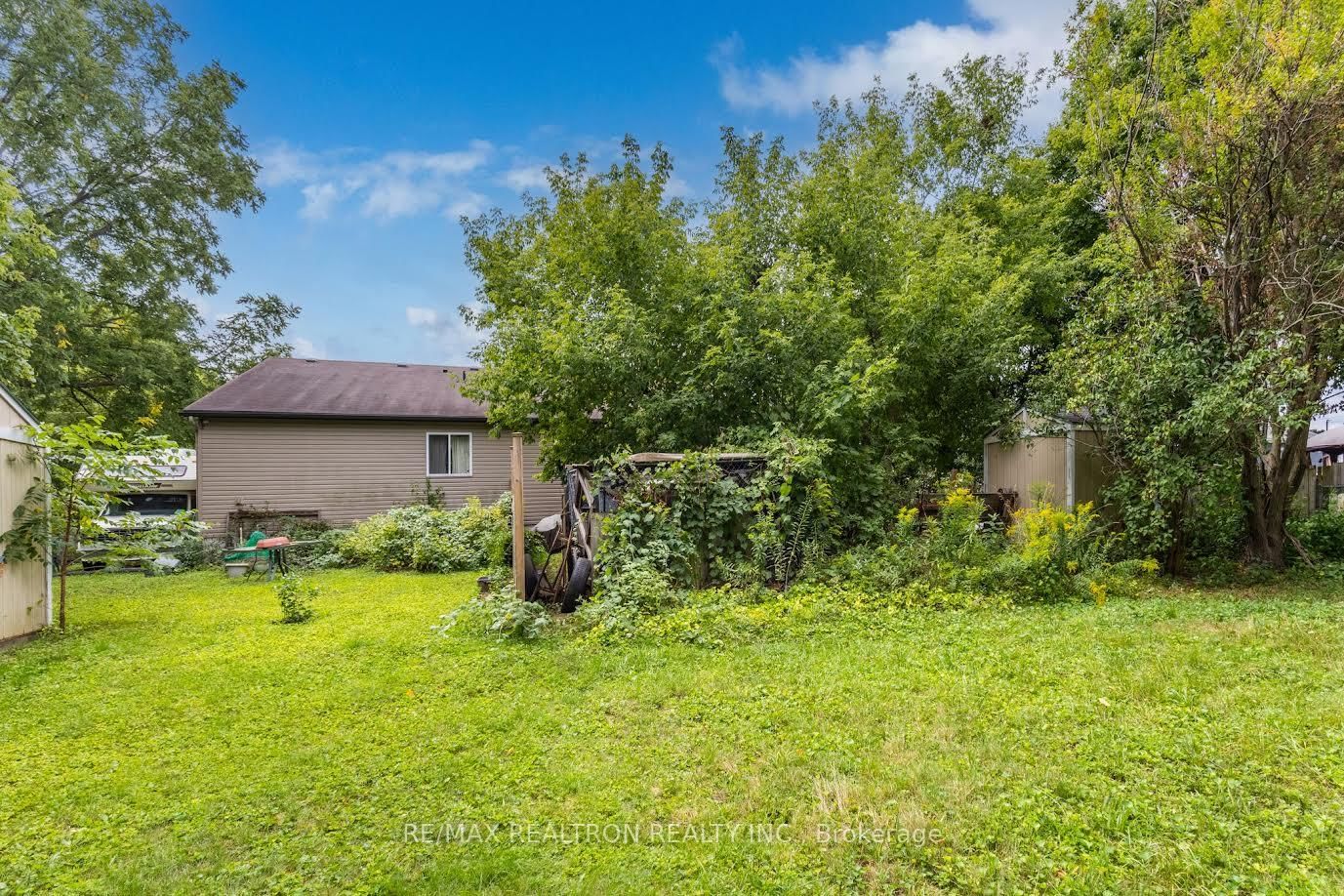 Listing Image 16