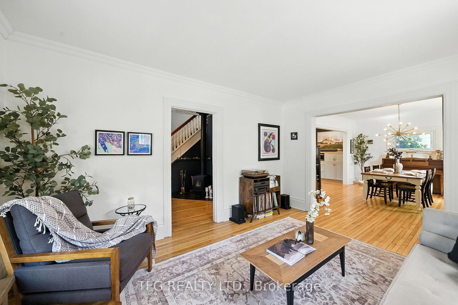 Listing Image 9