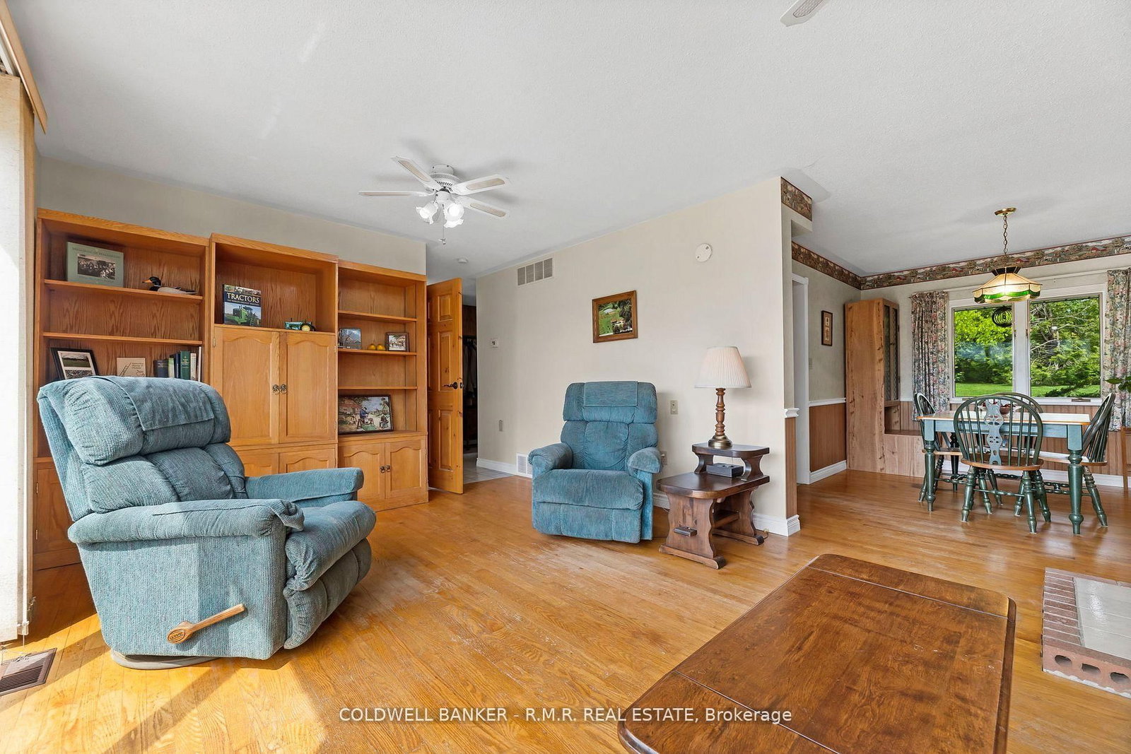 Listing Image 19