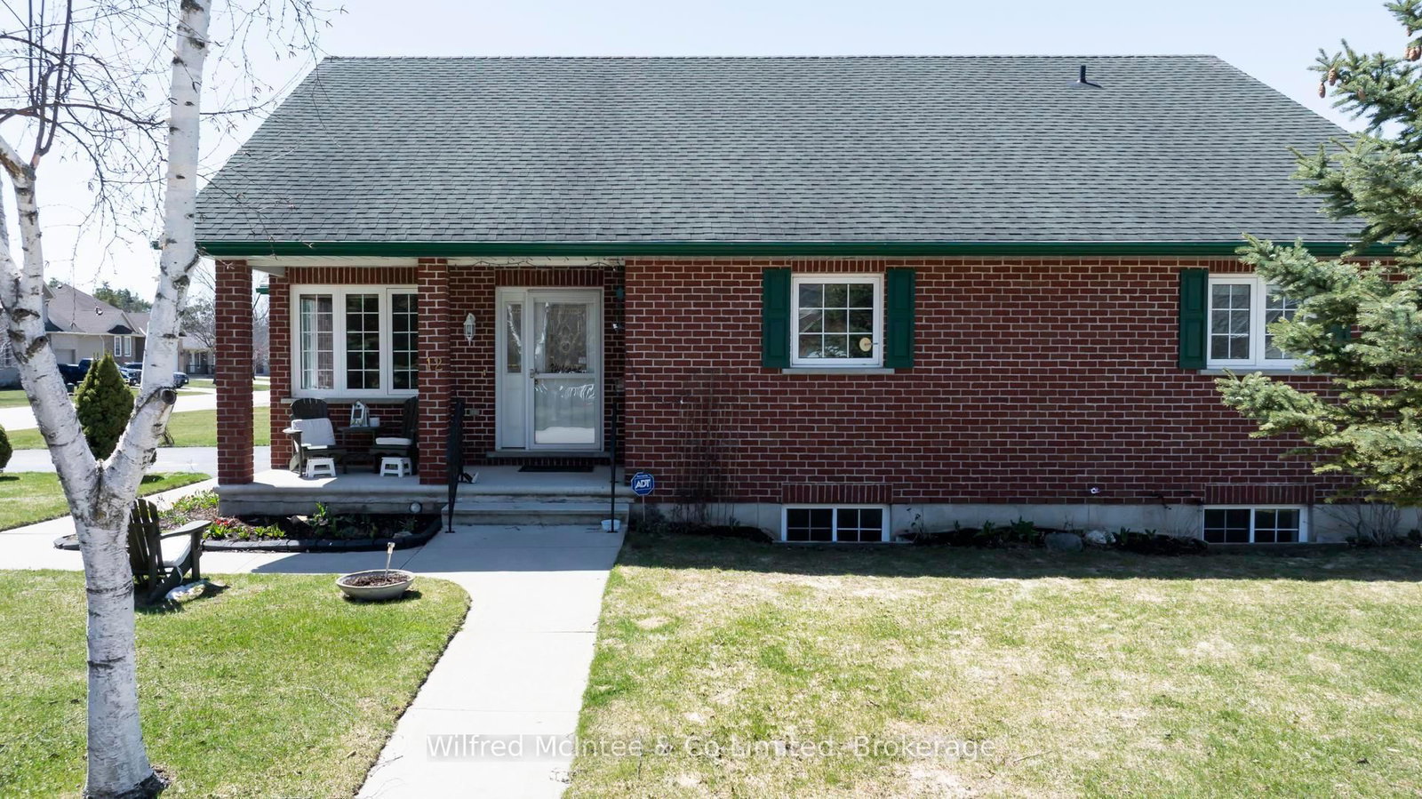 Listing Image 4