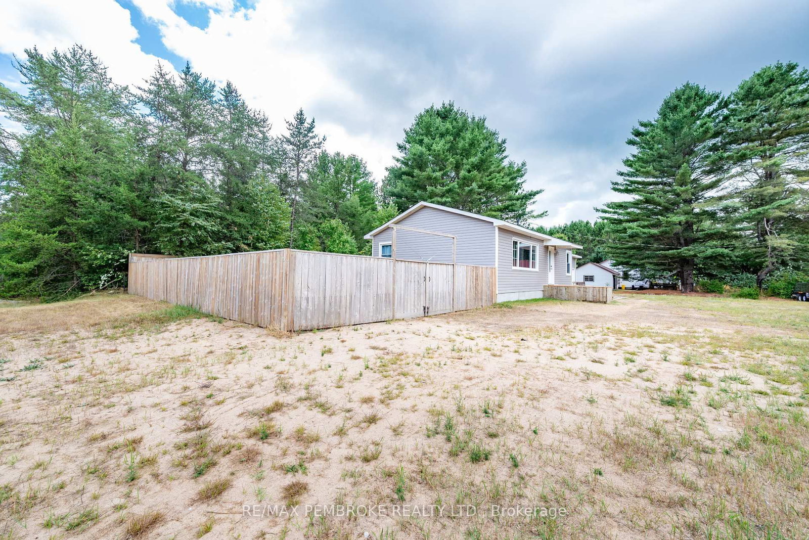 Listing Image 8