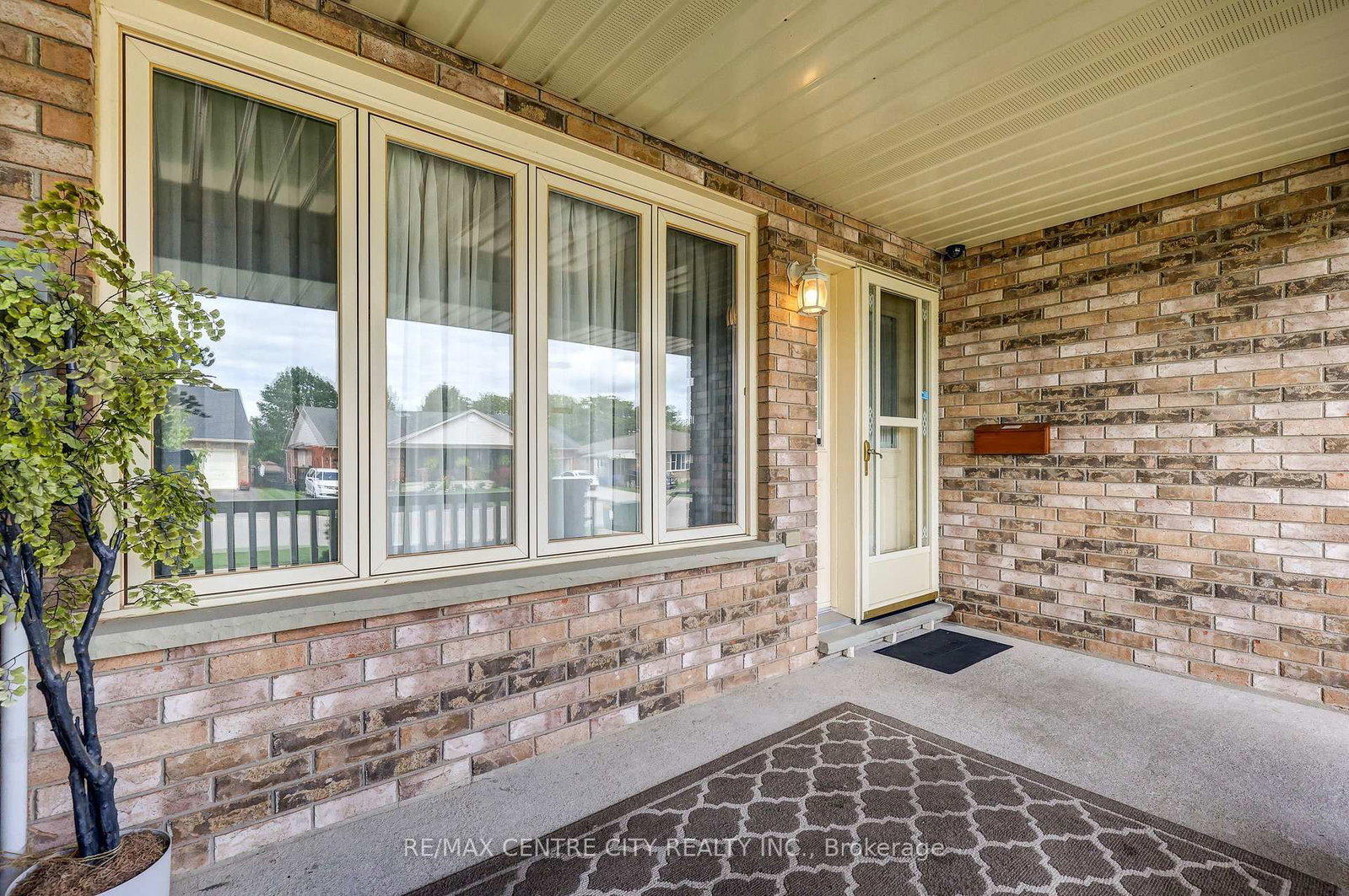 Listing Image 5
