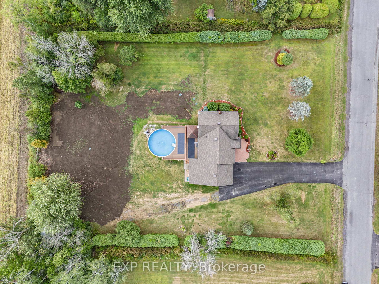 Detached House sold at 16 Landriault Avenue, Champlain, Ontario, K0B 1K0 - Champlain Twp - MLS: X12374422