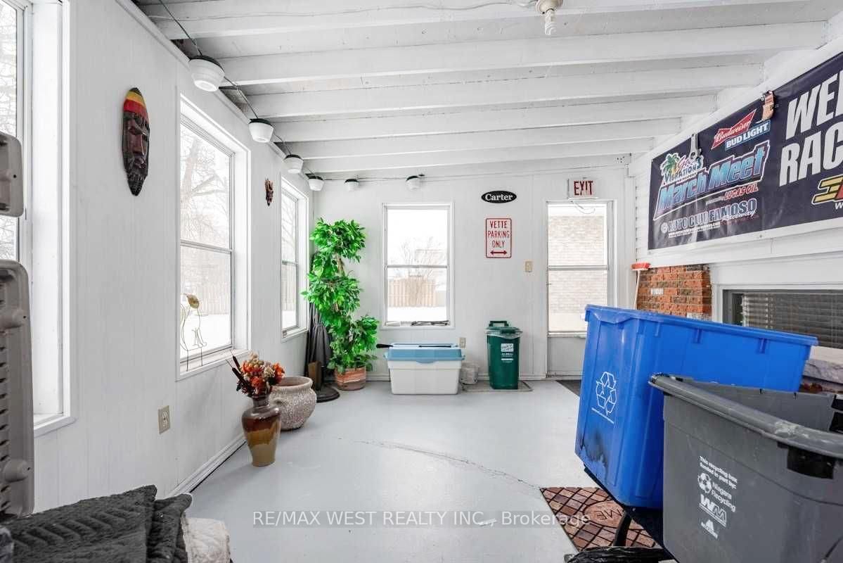 Listing Image 17