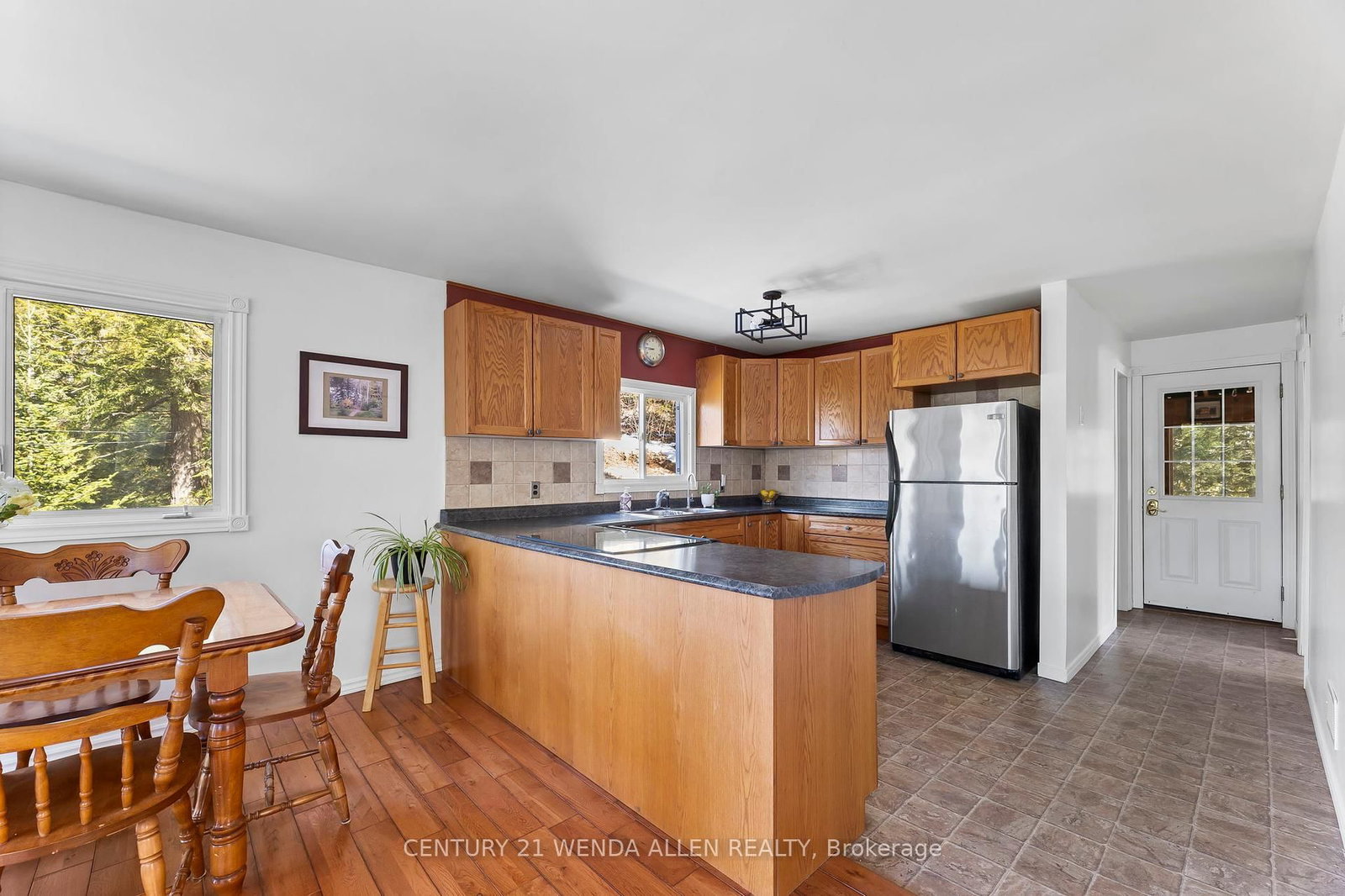 Listing Image 16