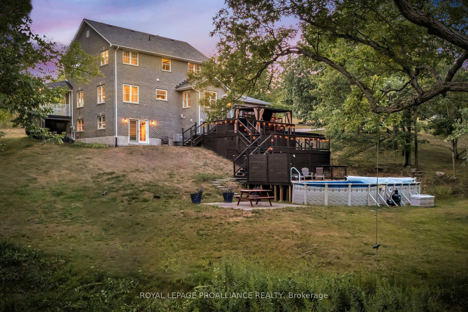 Listing Image 9