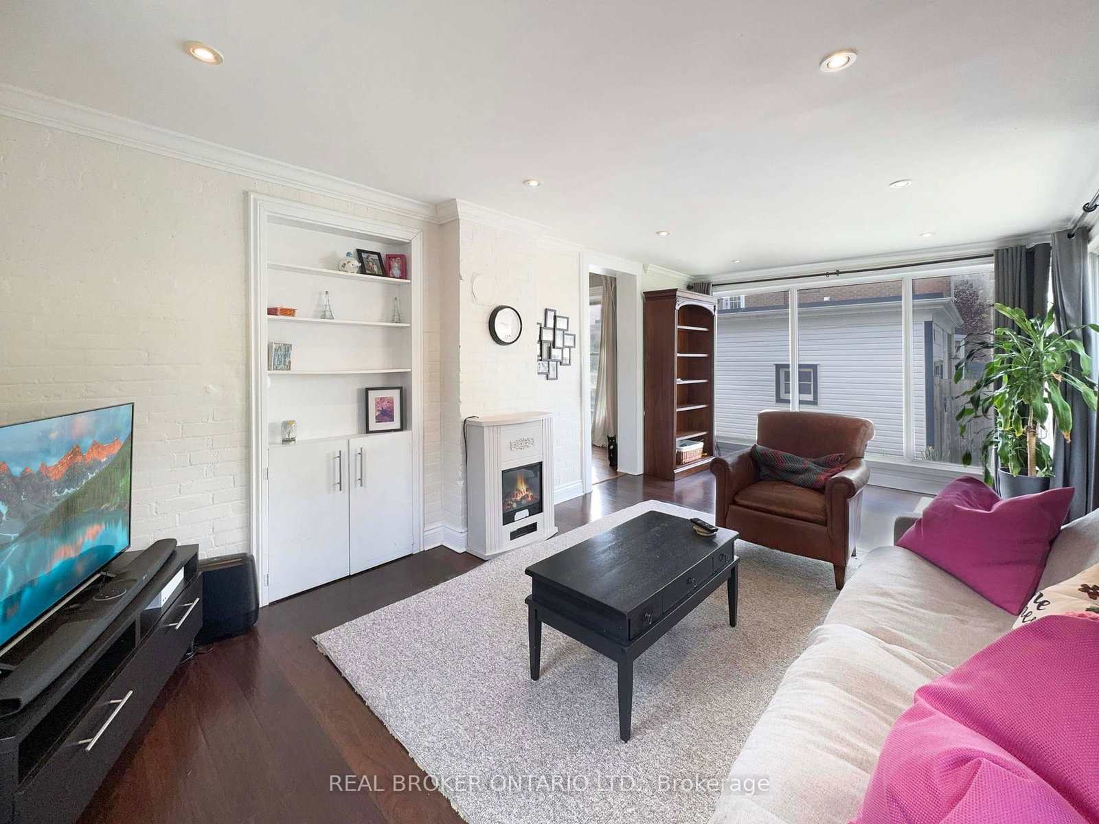 Listing Image 13