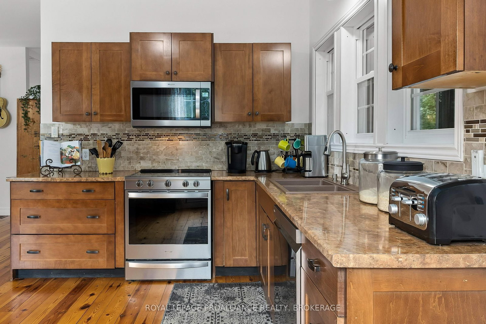 Listing Image 16