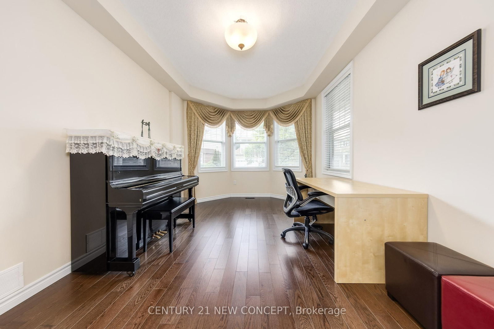 Listing Image 9