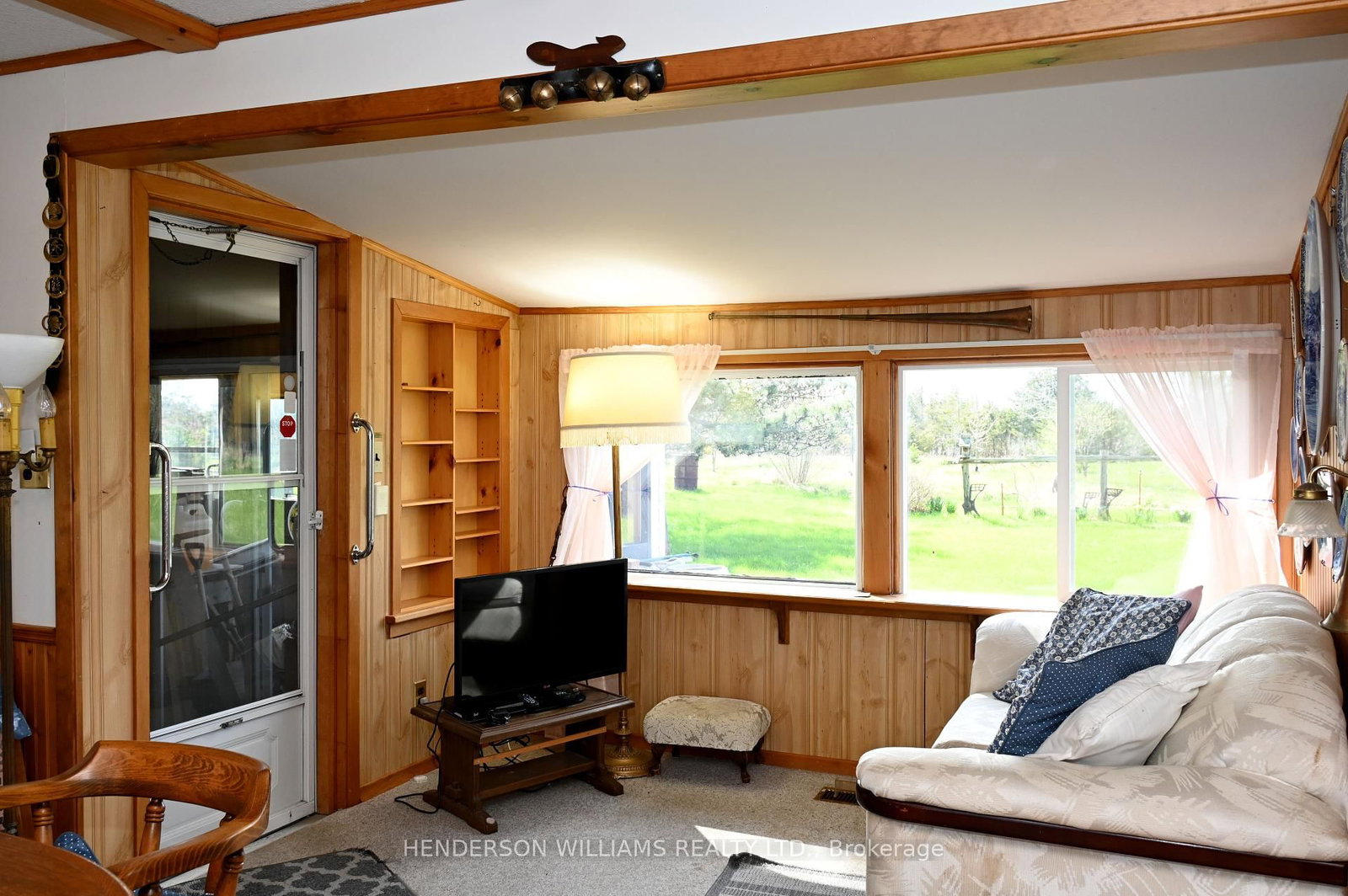 Listing Image 9