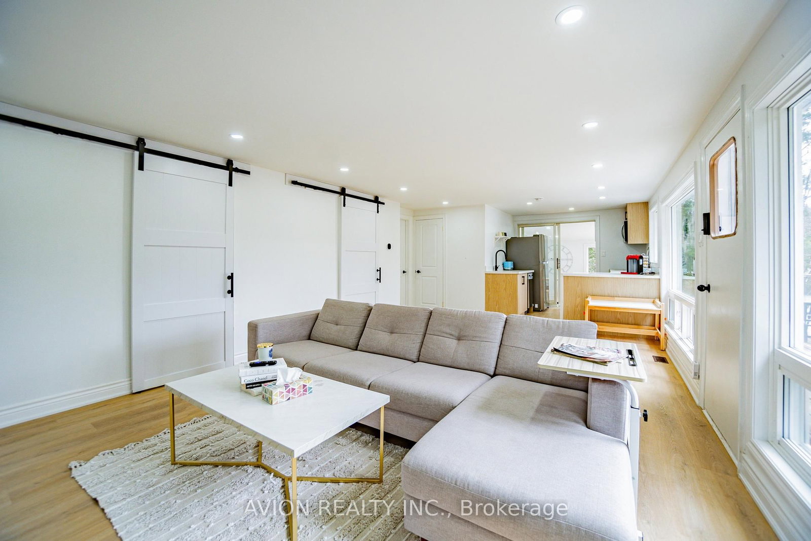 Listing Image 5